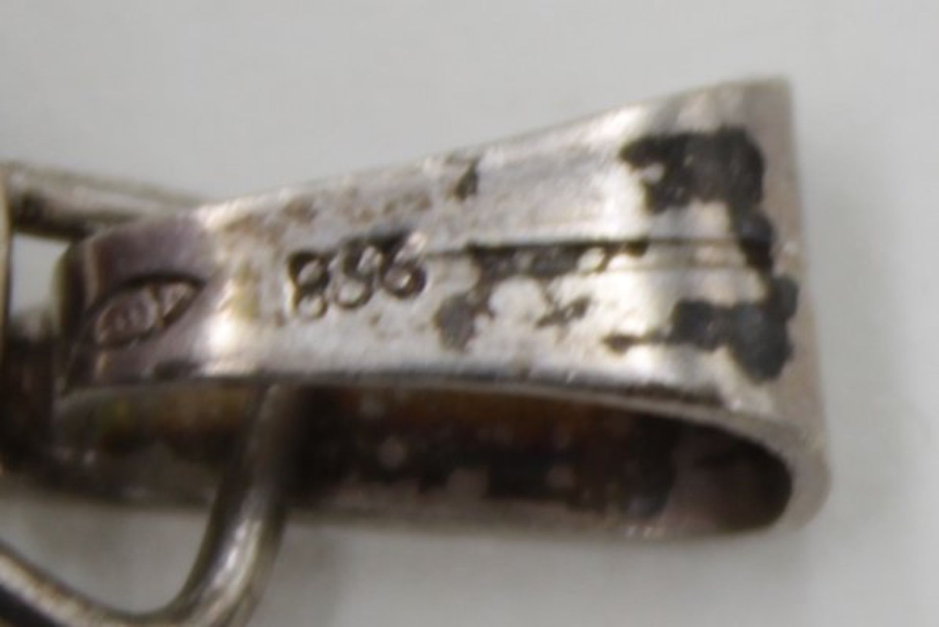 Anhänger mit Bersteincabuchon, 835er Silber, Fischland, zus. 8,6gr., L-6,2cm. - Bild 3 aus 3