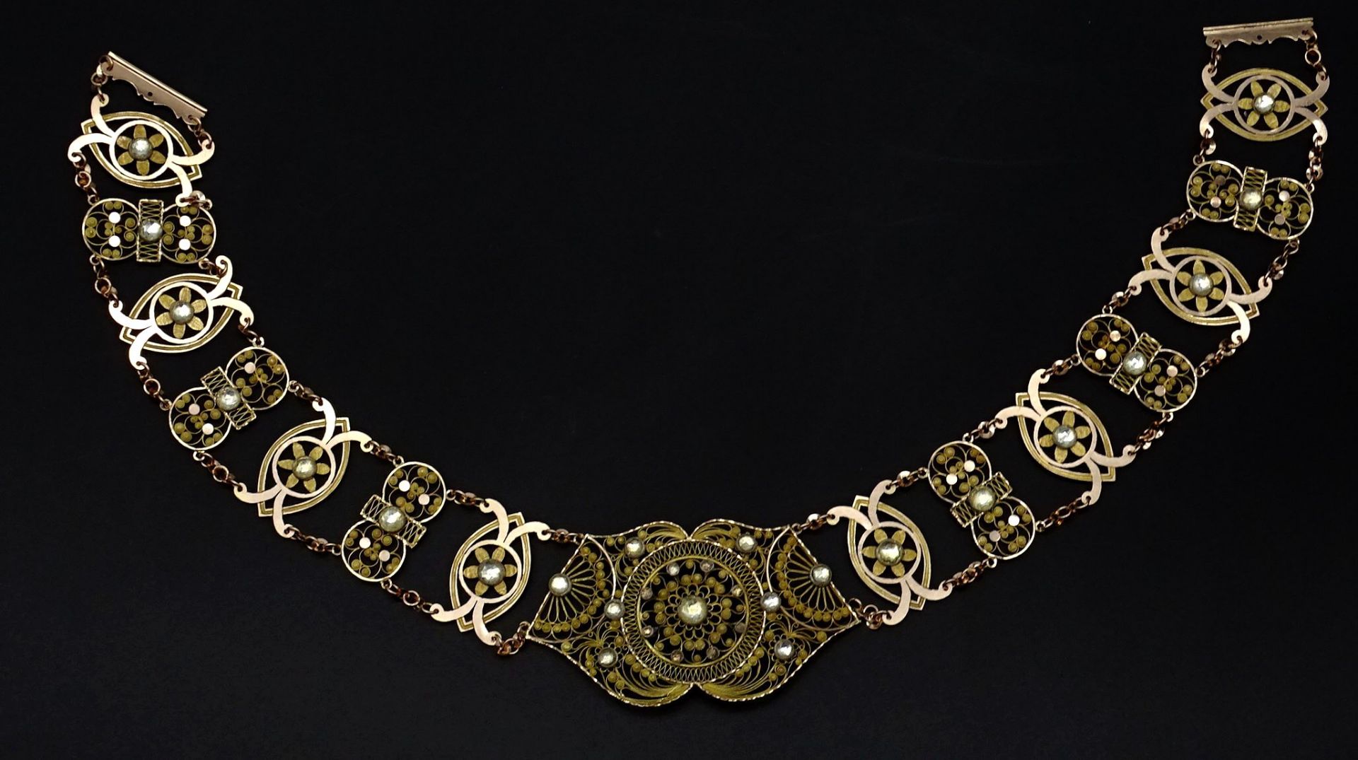 Antikes filigranes Gold Collier um 14K , wohl Friesland, Gold gepr., mit Strass, L. 36cm, 38g.