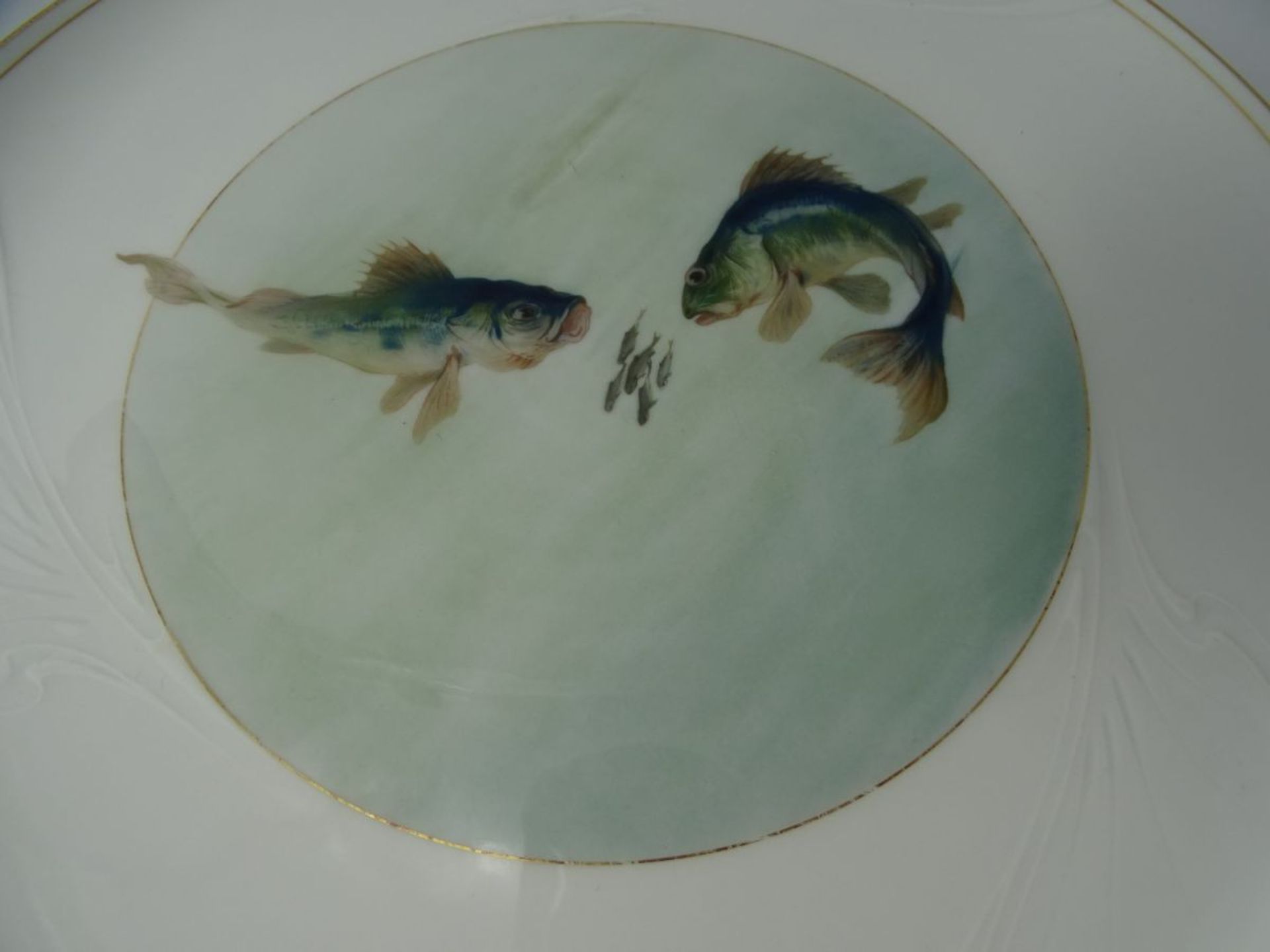 gr. Jugendstil-Fischplatte "Meissen" 1.Wahl, Relief-und Fischdekor, D-28,5 cm - Image 3 of 5