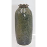 signierte Kunstkramik-Vase, wohl Bakares Greg signiert, grüne Glasur, H-14,7cm.