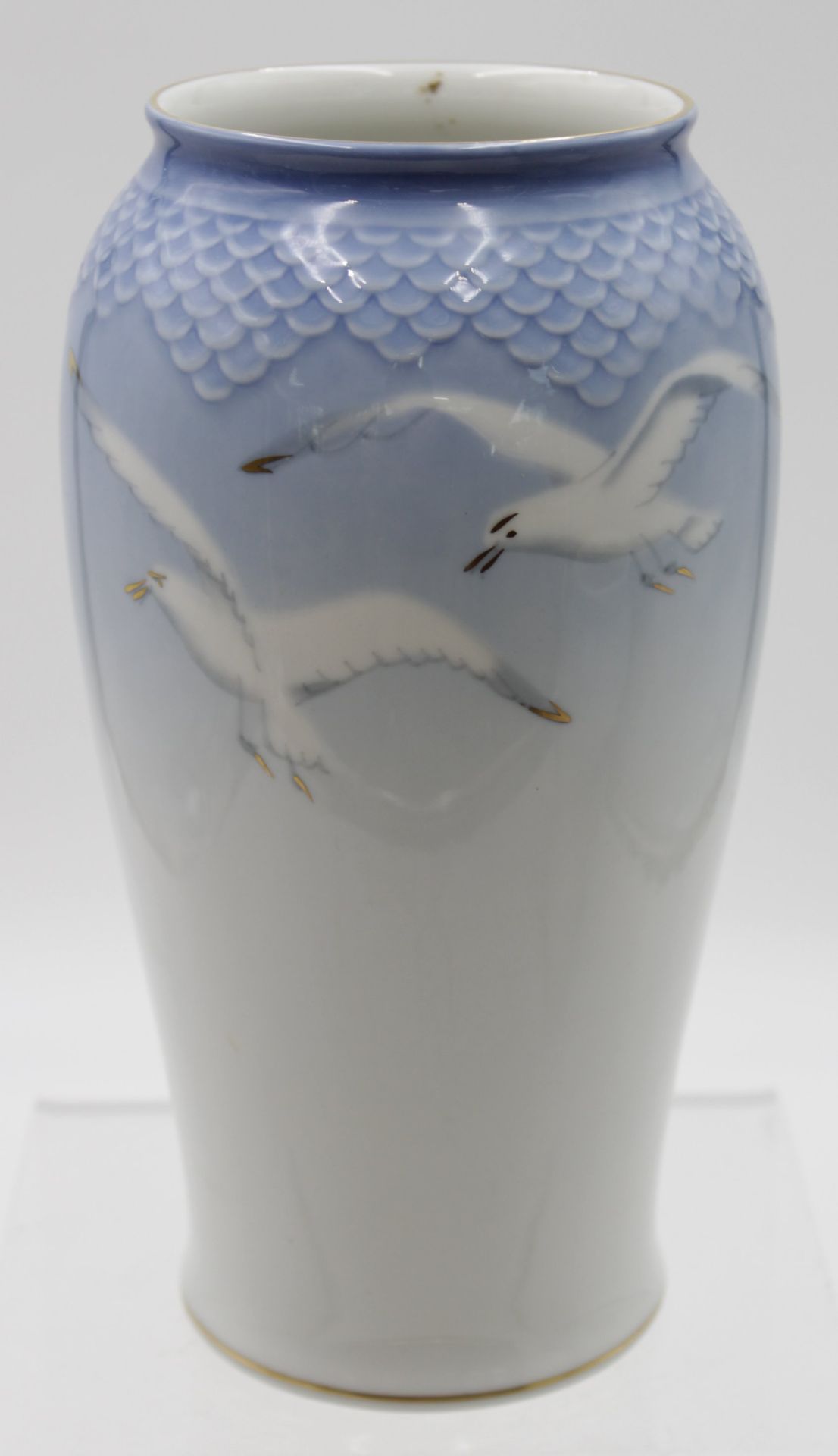 Vase, Bing & Gröndahl, Dekor Möwe, Entw. Fanny Garde, 2x Glasurfehler, H-21cm.