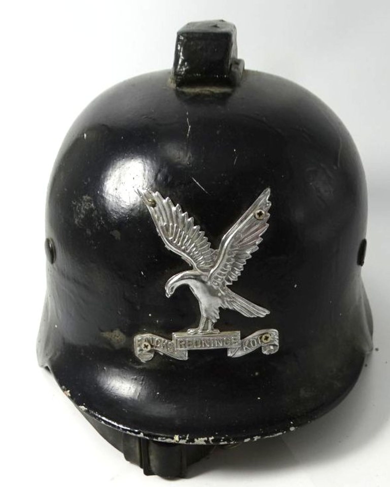 Stahlhelm, Adler und Text "Falcks Redning Korps" dänische Sicherheits-und Rettungsgemeinschaft (sei