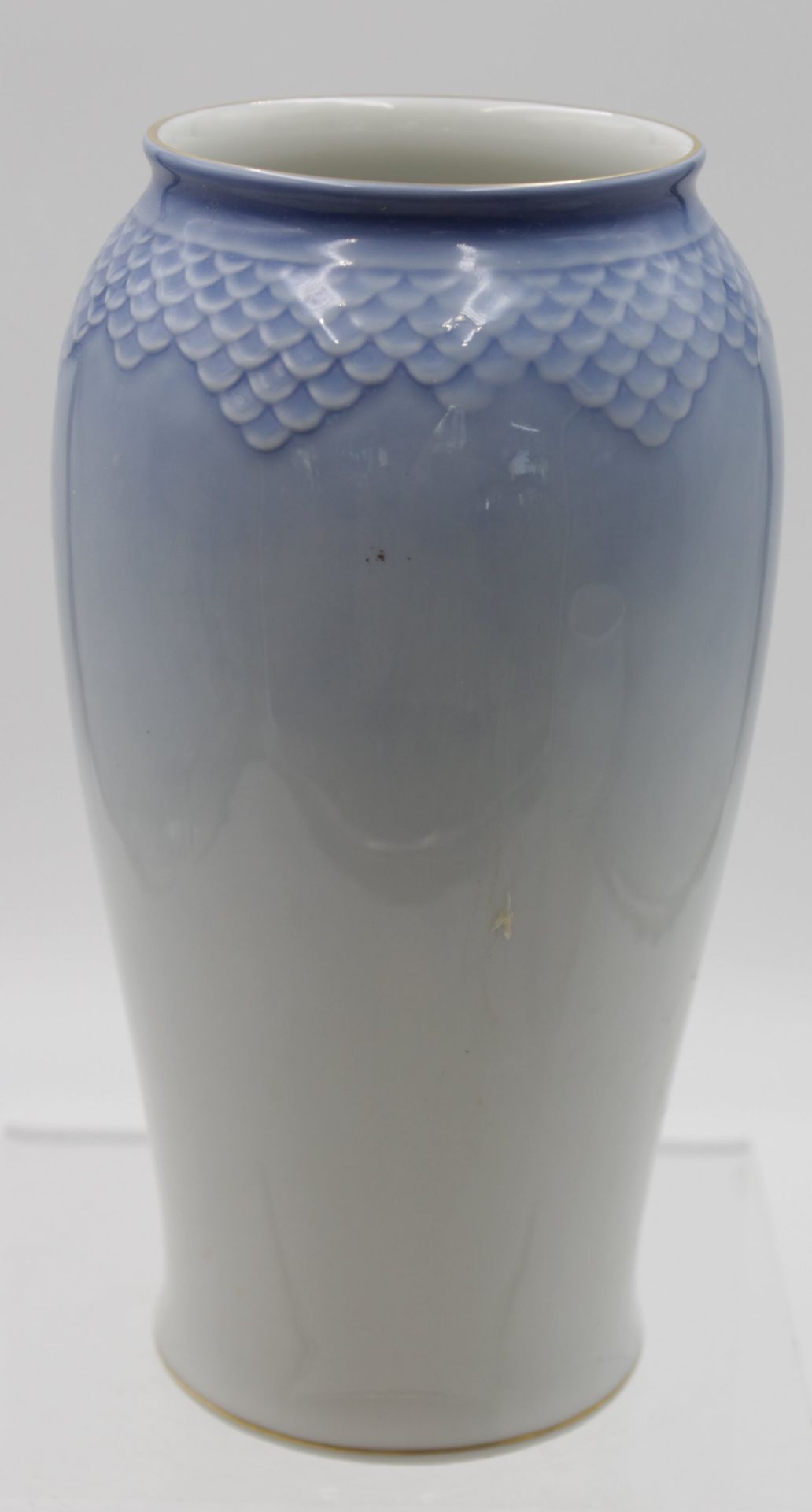 Vase, Bing & Gröndahl, Dekor Möwe, Entw. Fanny Garde, 2x Glasurfehler, H-21cm. - Bild 2 aus 3