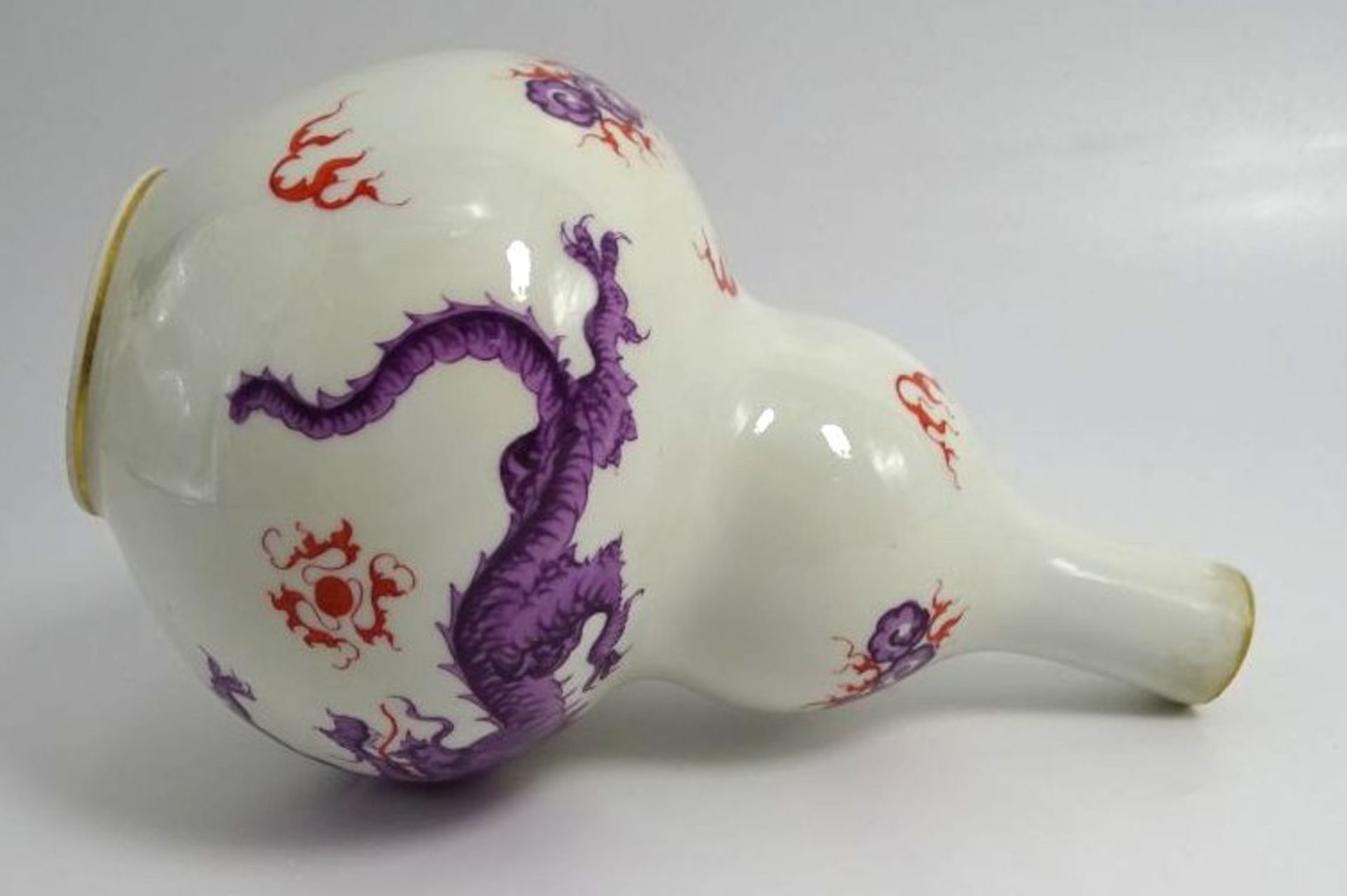 Kürbisvase "Meissen" lila Drachen, 1.Wahl, H-14 cm - Bild 4 aus 5