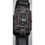 Quartz Damenarmbanduhr in Art Deko Silbergehäuse mit Markasiten, Uhr wohl sekundär, Lderband