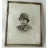 Foto-Portrait eines jungen Wehrmachtssoldaten, Gordon Studios, ger/Glas, RG 30x25 cm