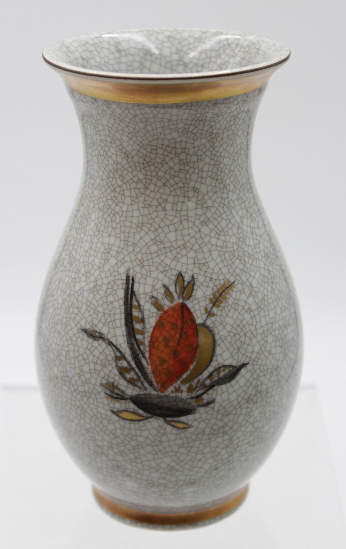 kl. Vase, Royal Copenhagen, Craquelée, Nr. 2782, florale Bemalung, H-18cm. - Image 2 of 3