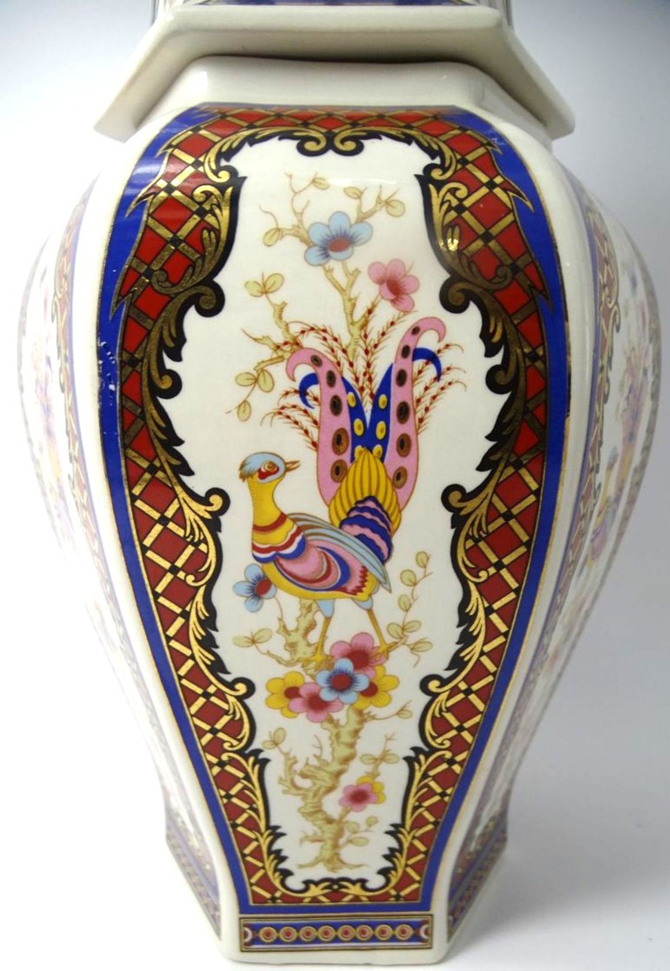 Deckelvase, handbemalt, wohl China, unleserl. gemarkt, H-32 cm - Image 2 of 5