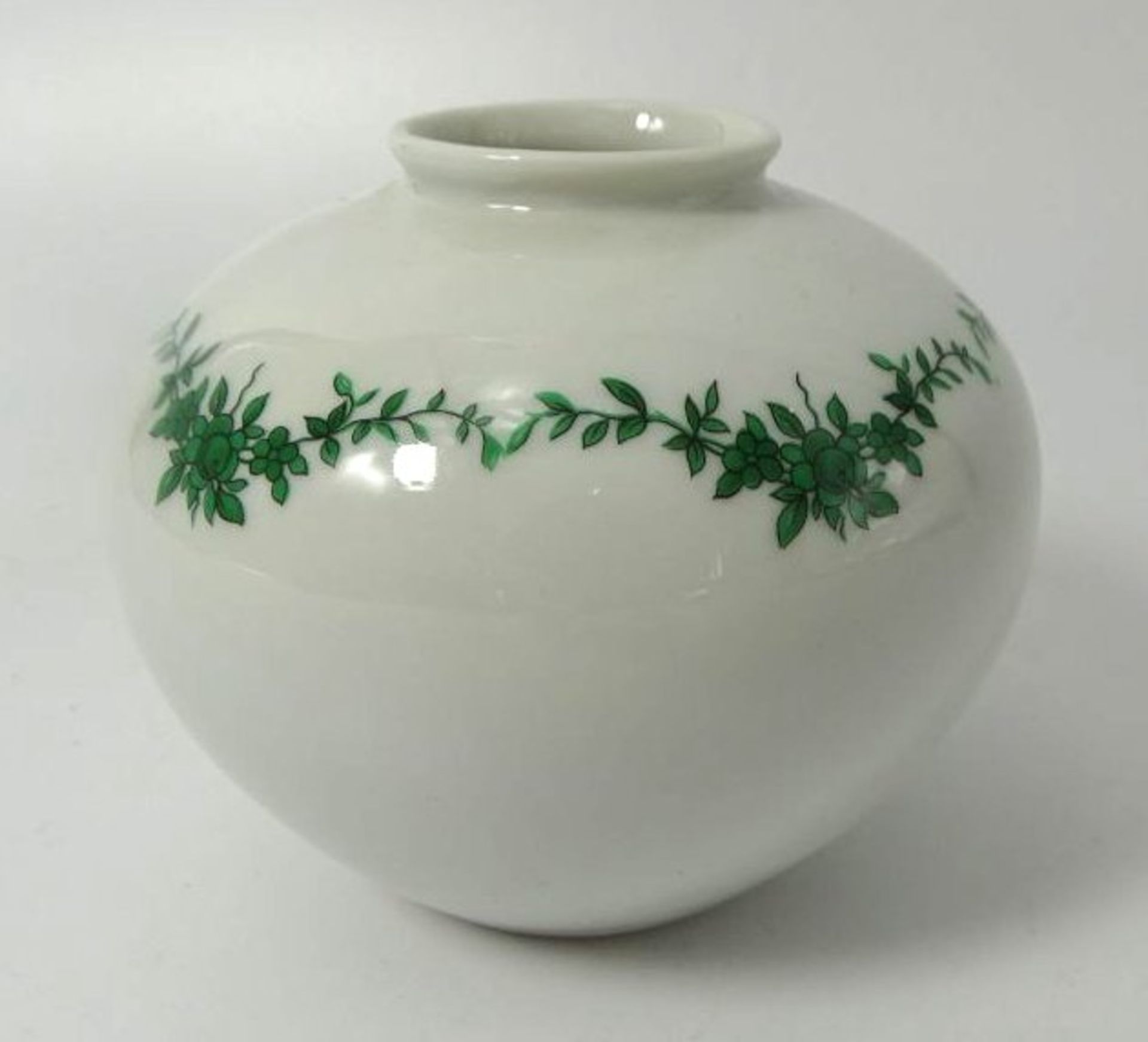 3x kl. Kerzenhalter und kl. Vase "Fürstenberg" grüne Ranken, H-6 cm, D-8 cm,, und Vase H-7 cm - Bild 6 aus 8