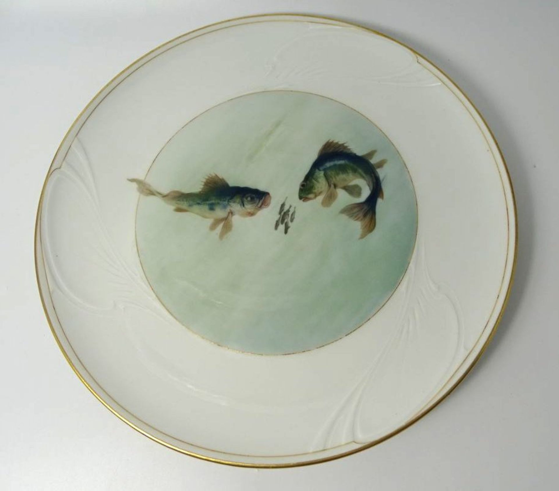 gr. Jugendstil-Fischplatte "Meissen" 1.Wahl, Relief-und Fischdekor, D-28,5 cm - Image 2 of 5