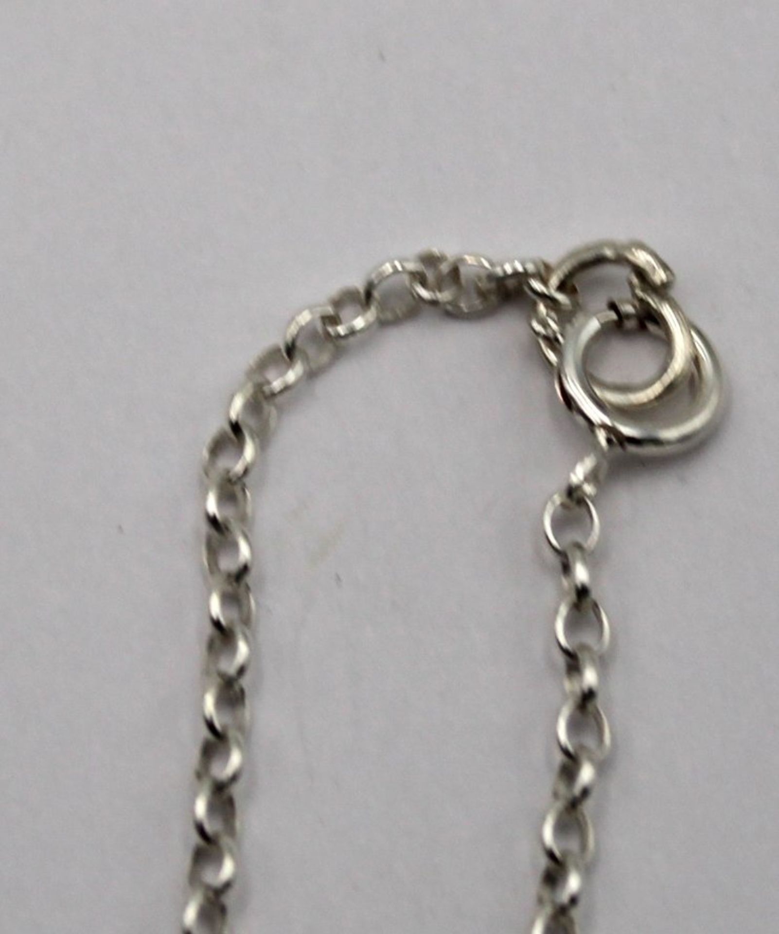 925er Silberkette mit Malachitanhänger, zus. ca. 6,4gr., Schließe defekt, ca. L-40cm  Anh. L-2cm. - Bild 3 aus 3