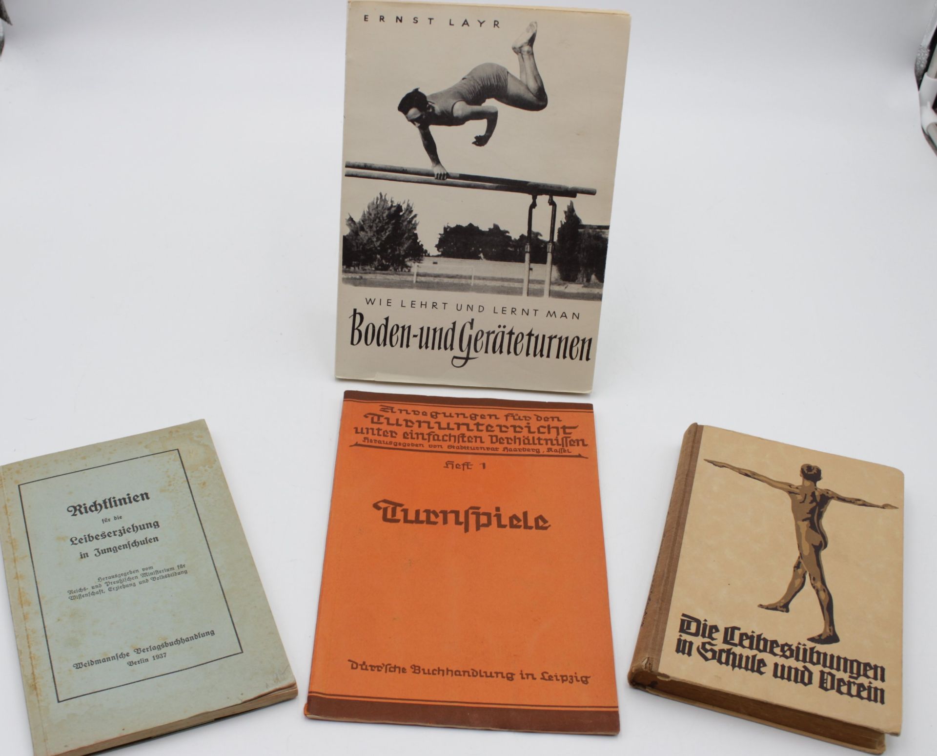 4x div. Literatur über Sport, ab 1925 bis 1958, teilw. Gebrauchsspuren