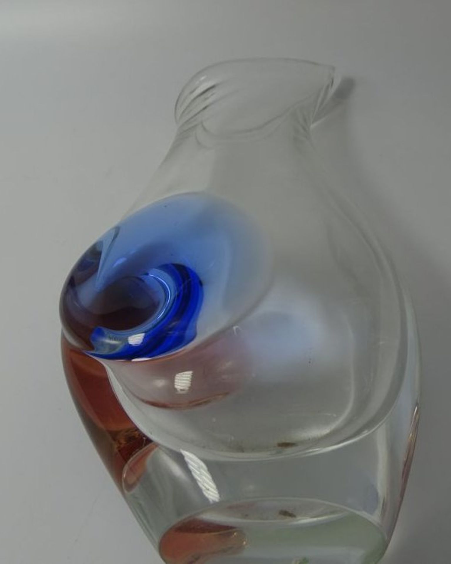 hohe klare Kunstglasvase mit blauen und rosa Aufschmelzung, H-31 cm - Image 5 of 5