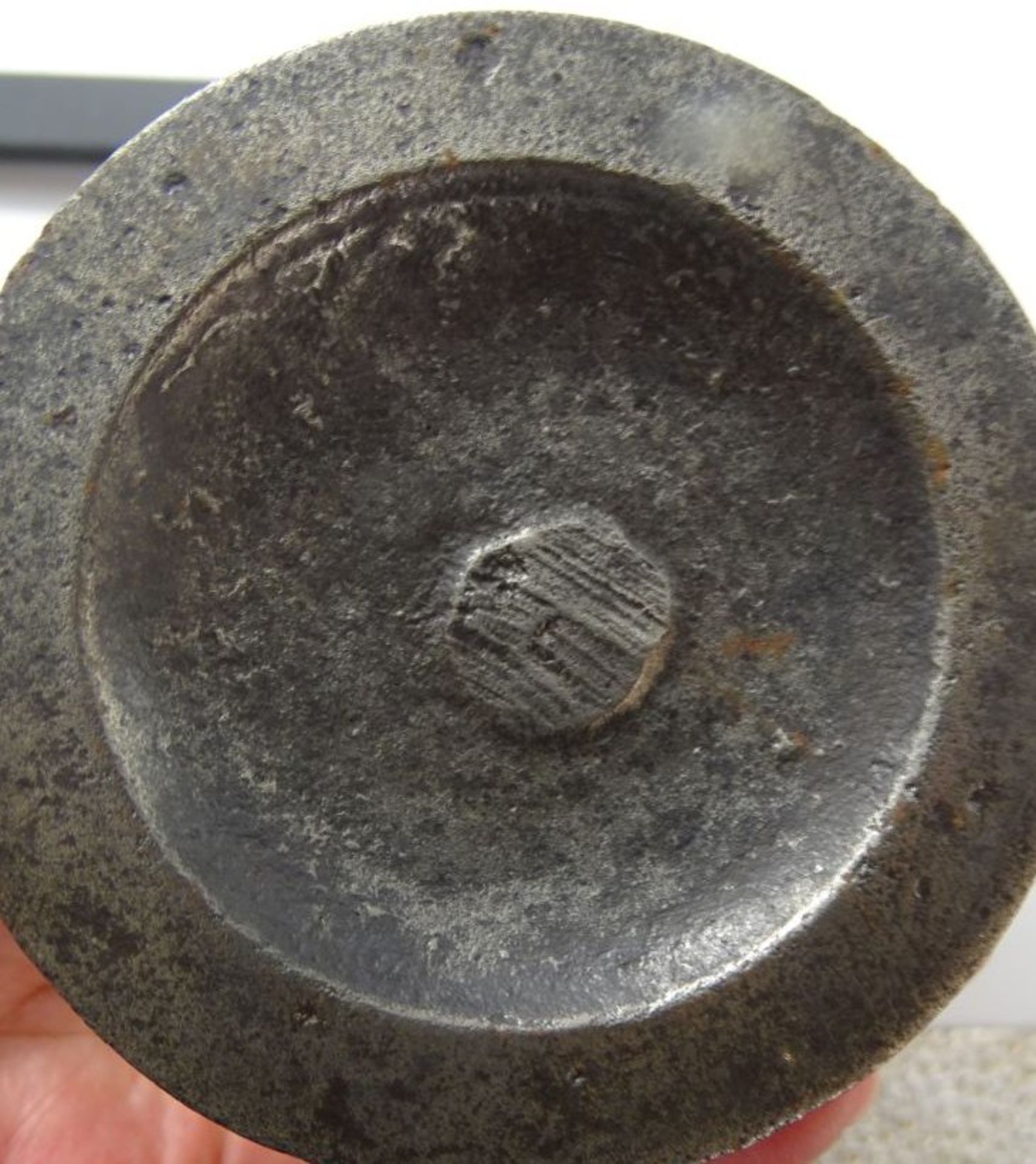 kl. antiker Eisenmörser mit Pistill, 19.Jhd., H-7 cm - Bild 5 aus 7