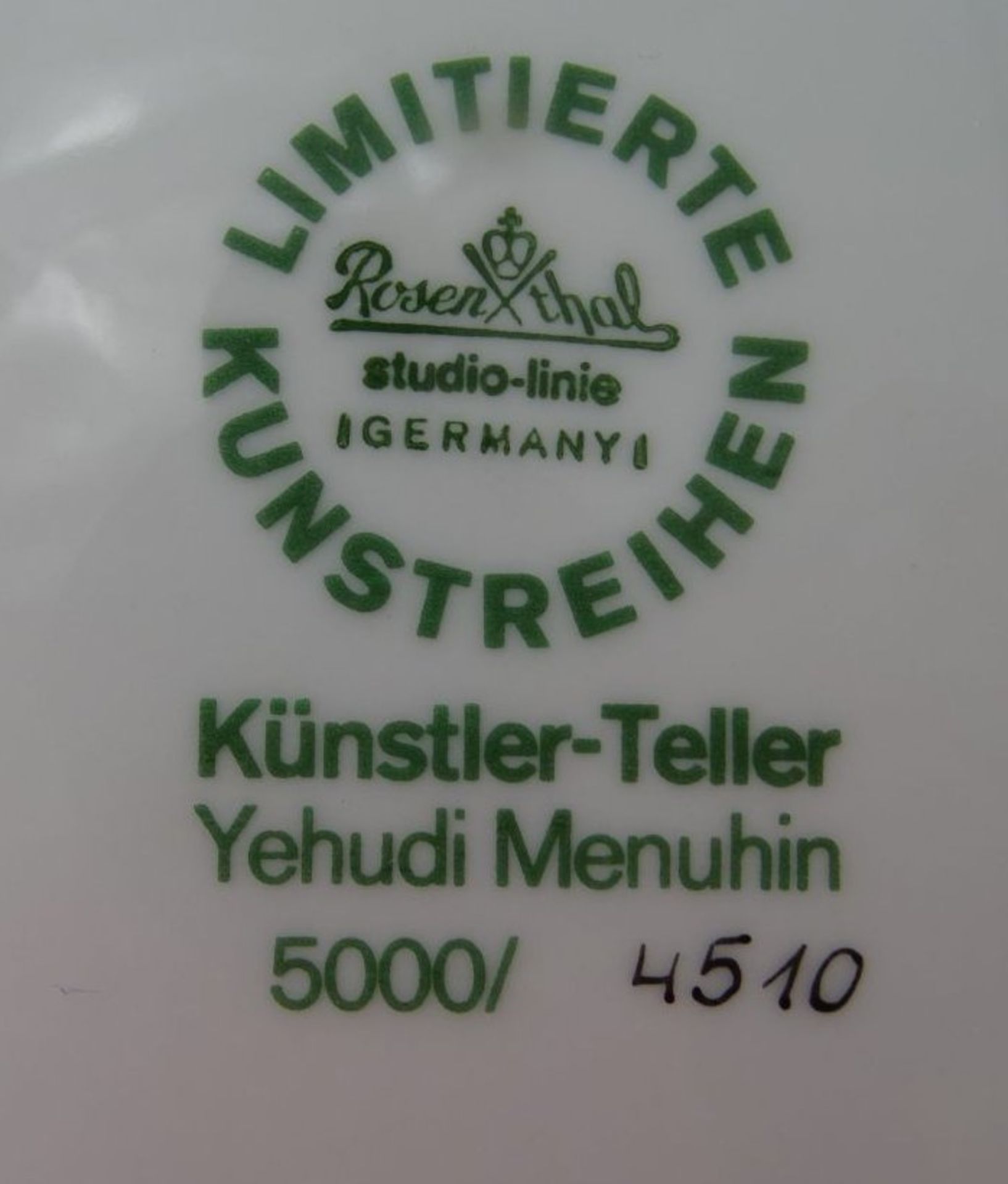 Rosenthal Künstlerteller Nr.10 in OVP, Yehudi Menuhin, D-26 cm, l.imitiert - Image 4 of 4