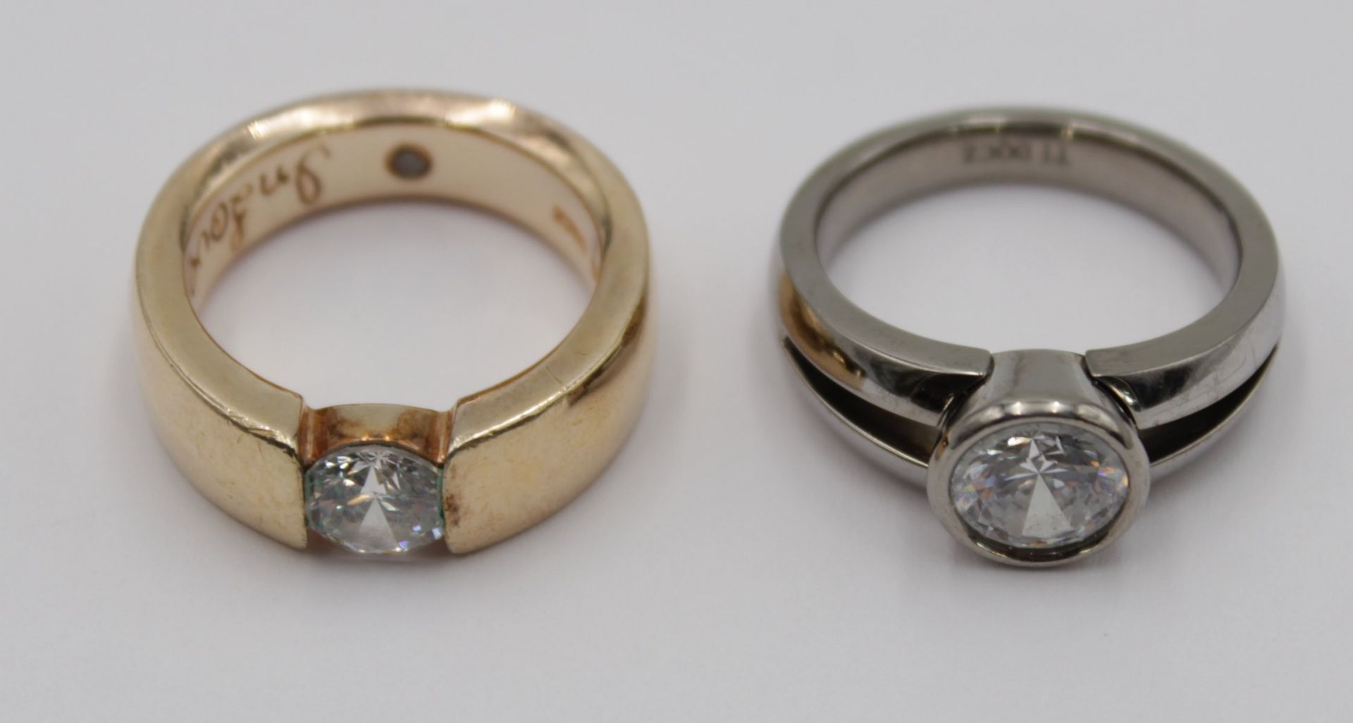 2x Ringe, 1x versilbert, 1x 925er vergoldet, je mit Zirkon, Silber-Ring 13,3gr., RG 60