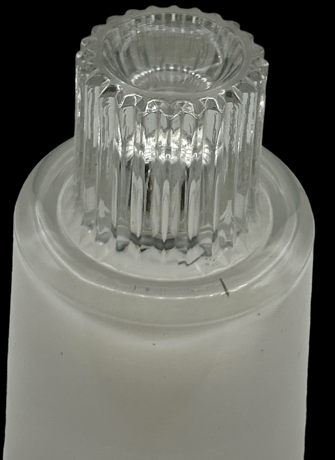 Milchglas-Vase mit klaren Stand, H-21 cm, D-12 cm - Bild 3 aus 3