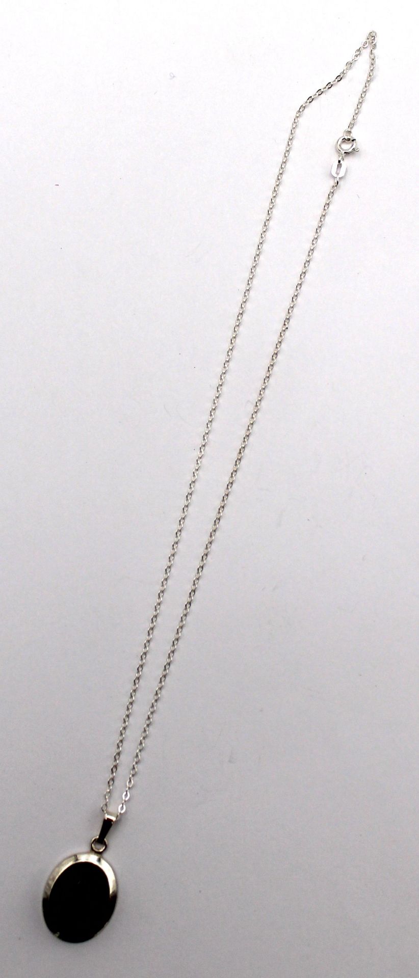 925er Silber-Halskette mit Malachit-Anhänger, zus. ca. 4,6gr., L-40cm, Anh. 3,1cm.