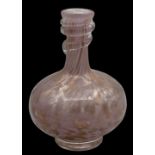 leicht lüstrierende Vase auf klaren Stand, wohl Murano, H-15 cm