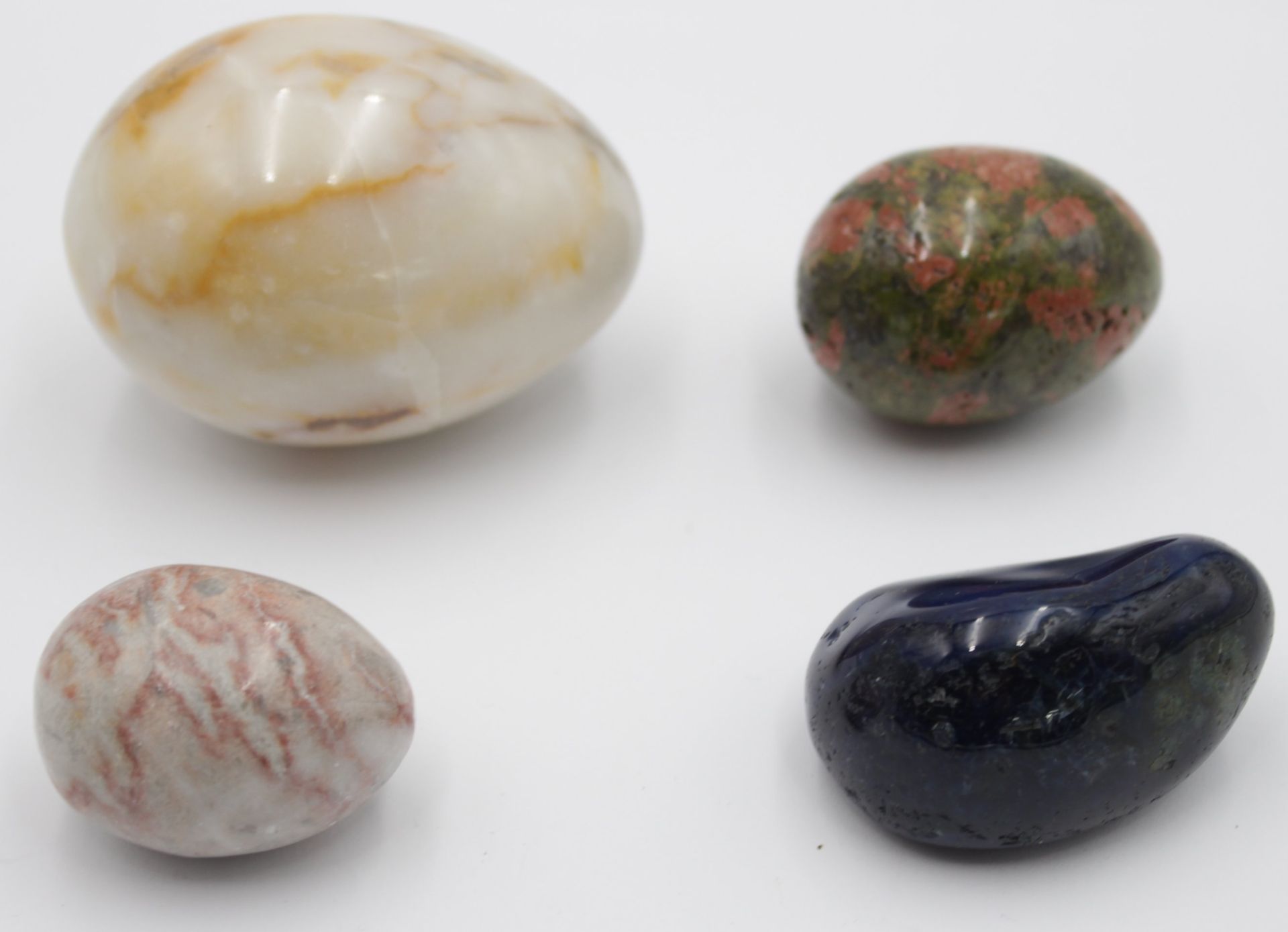 3x div. Stein-Eier sowie ein Stein, Größte ca. L-7cm - Image 2 of 2