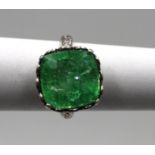 925er Silber-Ring mit Smaragd, offene Schiene, 4,3gr.