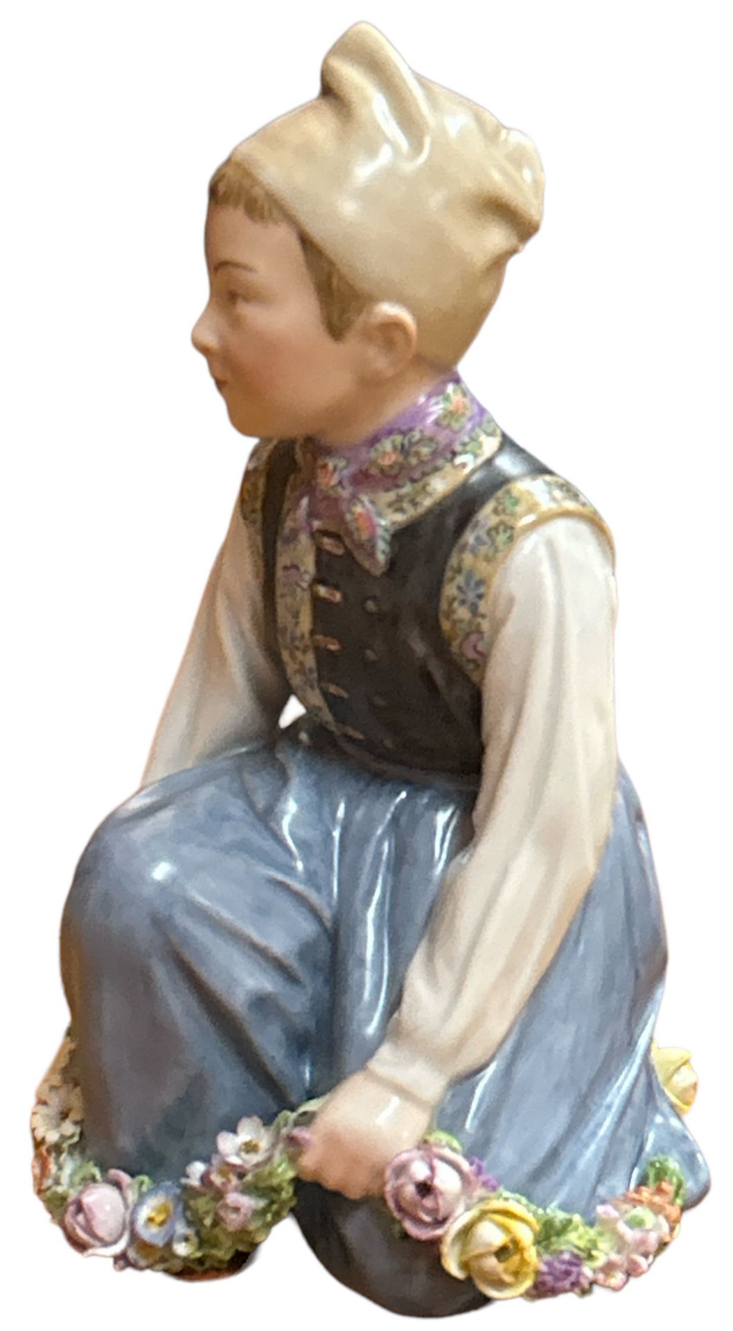 knieender Anagaer Junge mit Blumenkranz, "Royal Copenhagen"gut erhalten, H-14 cm - Image 4 of 5