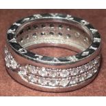 Silberring mit klaren Steinen, Rand Bulgari beschriftet, RG 53, 6,4 gr.