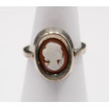 835er Silber-Ring mit Gemme, offene Schiene, 4,7gr., älter