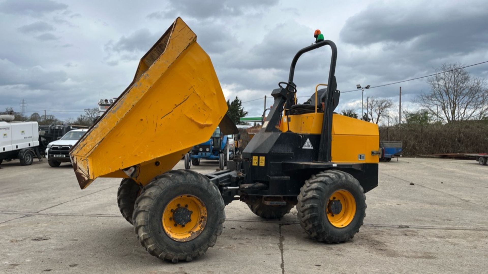 JCB 9TFT Dumper - Straight Tip Diesel (YEAR 2016) - Image 13 of 18