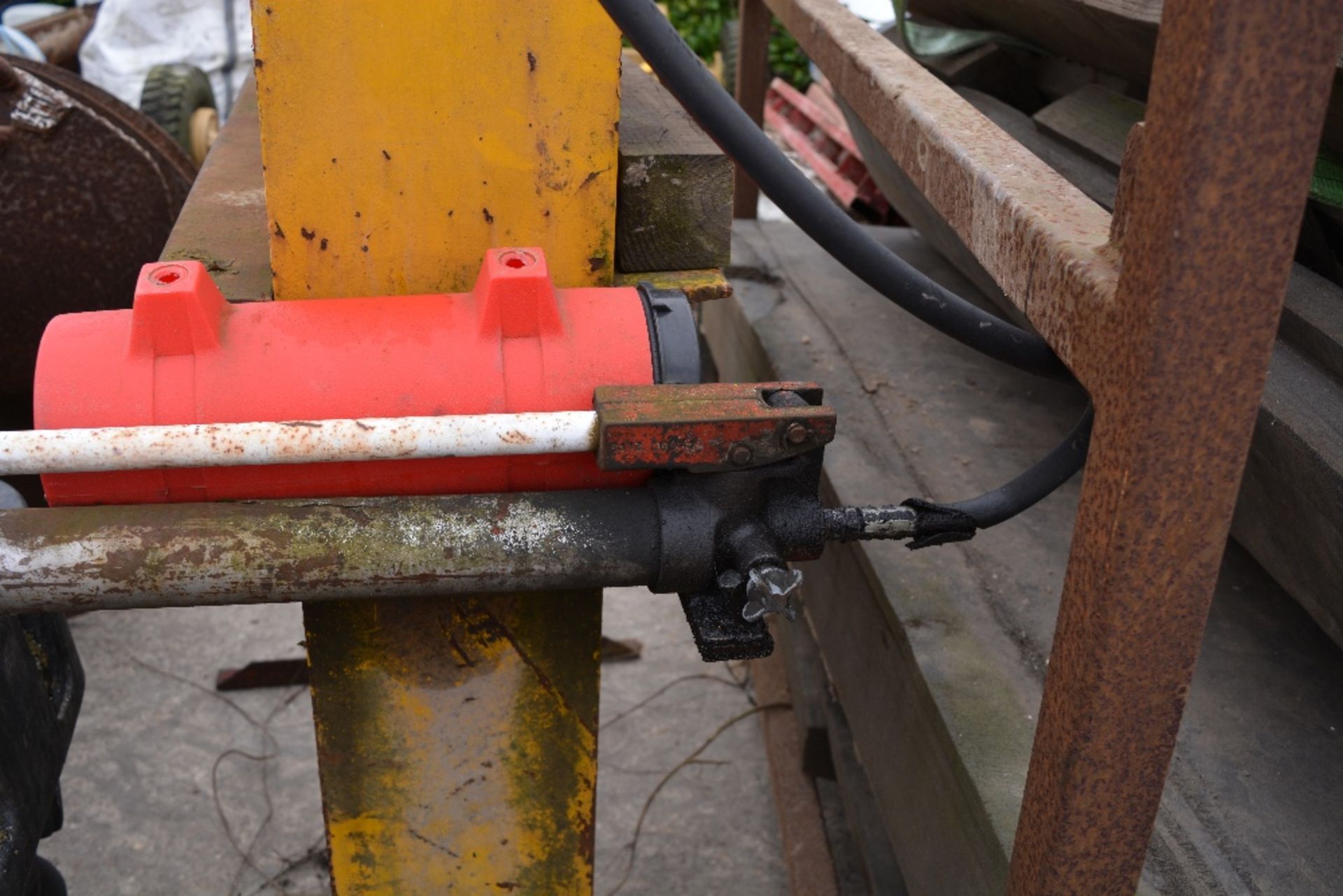 10,000LB HYDRAULIC PRESS, *REQ. ATTN.*, ID: PL-15621, VAUGHAN PLANT HAULAGE LTD. - Image 3 of 6