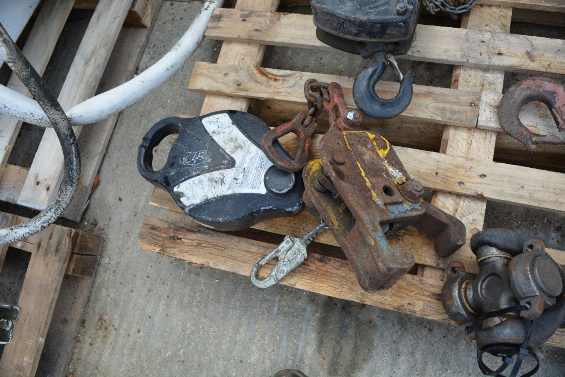 FALL ARRESTER & GIRDER CLAMP, ID: PL-15731, VAUGHAN PLANT HAULAGE LTD.