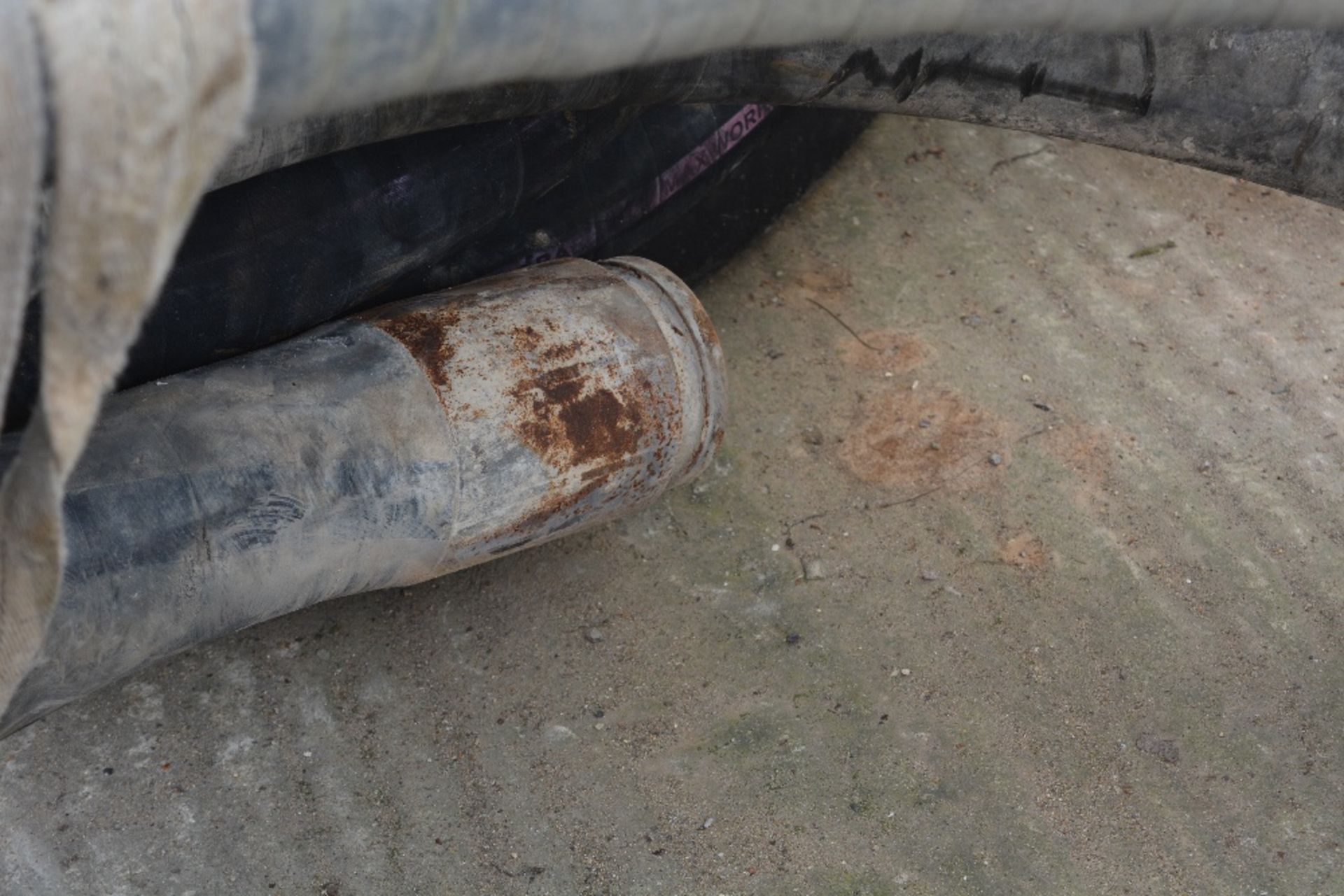 4'' CONCRETE PIPE (3 OF), 5M LENGTHS, ID: PL-15649, RUISLIP PLANT HIRE LTD. *UNRESERVED* - Image 4 of 6