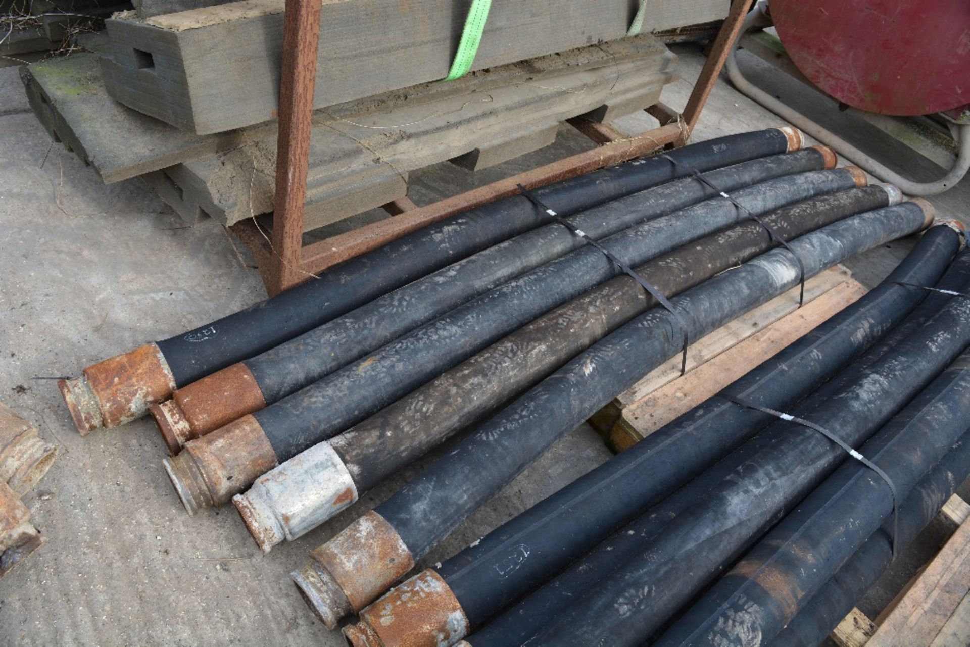 4'' CONCRETE PIPES (5 OF), 3M LENGTHS, ID: PL-15642, RUISLIP PLANT HIRE LTD. *UNRESERVED*