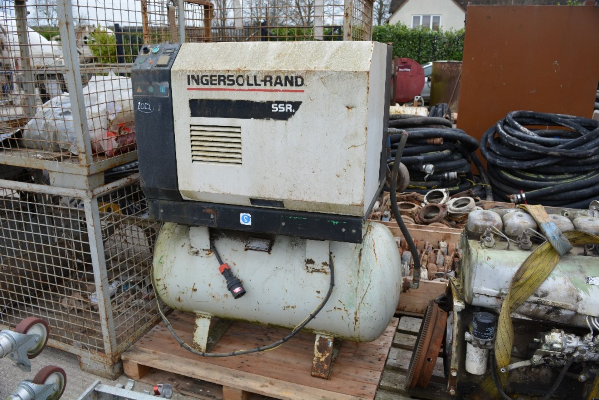 INGERSOLL RAND ML7.5 415V WORKSHOP COMPRESSOR (YEAR 2001), C/W 272L AIR TANK, *WORKING WHEN REMOVED,