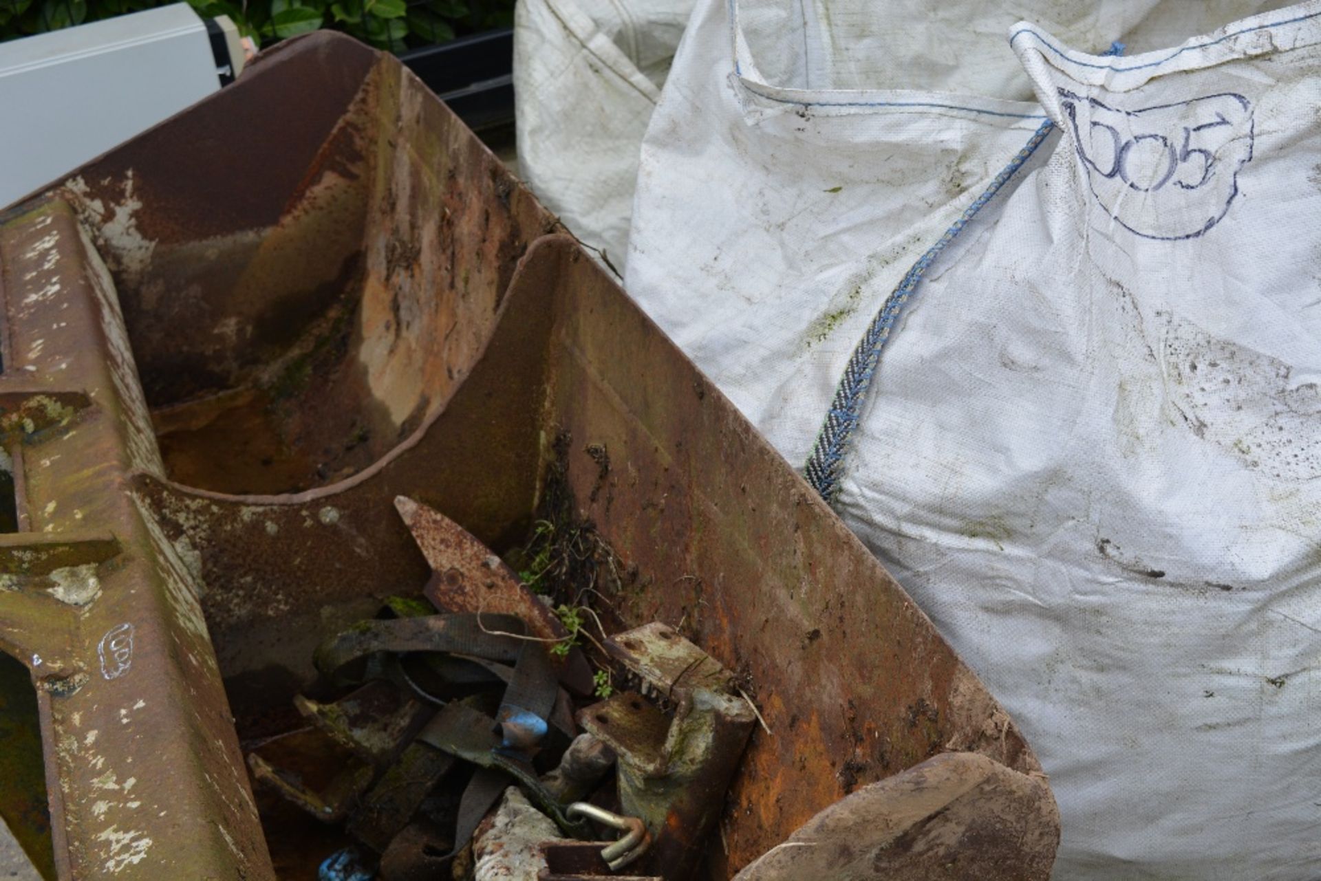 6FT DITHCING BUCKET, 65MM PINS, TO SUIT 13 TONNE, ID: PL-15623, VAUGHAN PLANT HAULAGE LTD. - Image 3 of 3