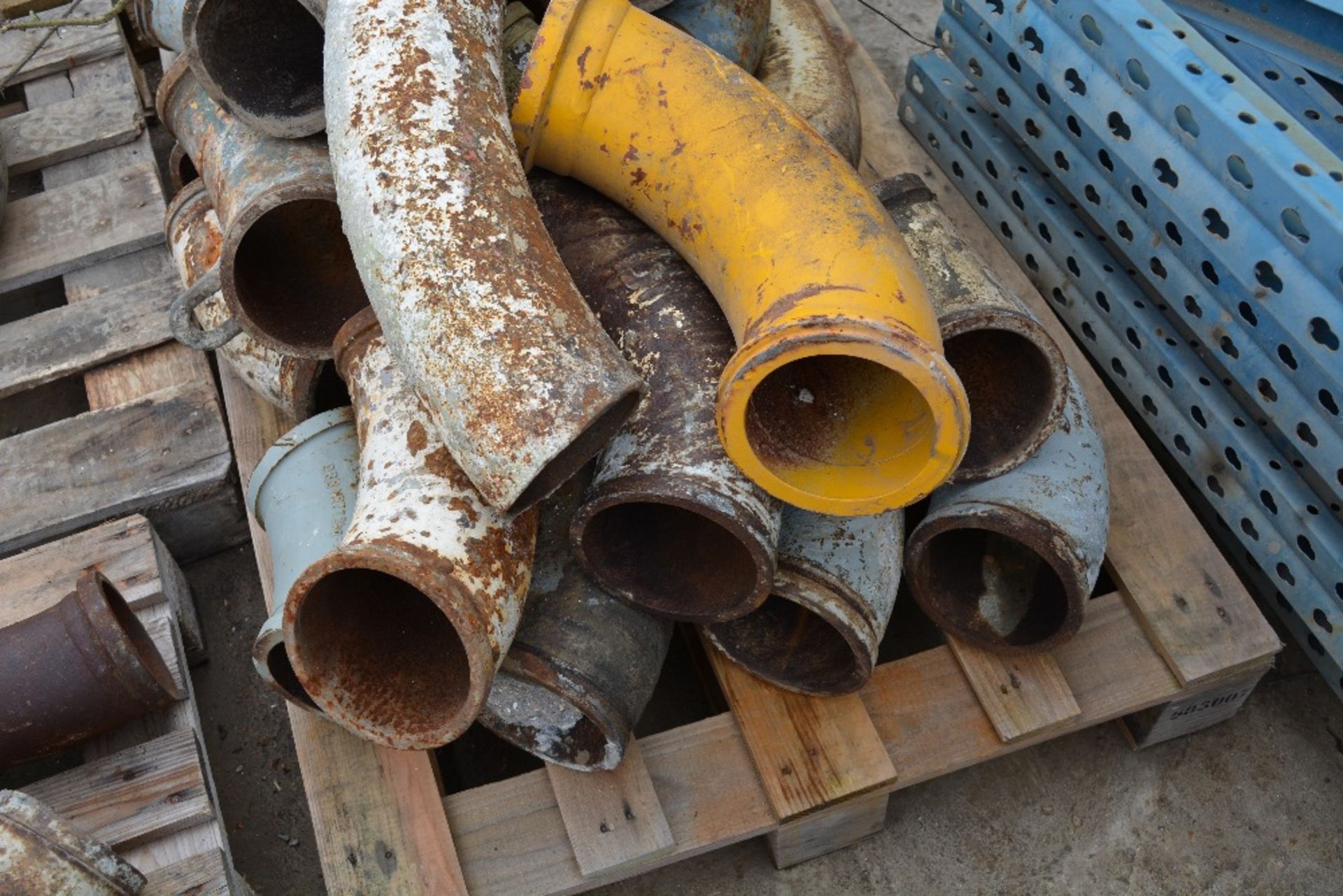 ASSORTED 5'' CONCRETE PIPE ANGLE JOINTS (1 PALLET), ID: PL-15657, RUISLIP PLANT HIRE LTD. * - Image 3 of 5