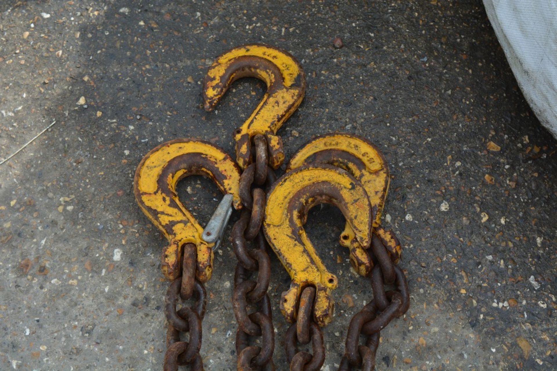 4 LEG LIFTING CHAIN, C/W SHORTENERS, 5.2M, NO MARKINGS, ID:PL-15804