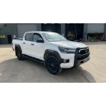 TOYOTA HILUX 2.8 D-4D INVINCIBLE X Pickup Double Cab Diesel Automatic (YEAR 2021)