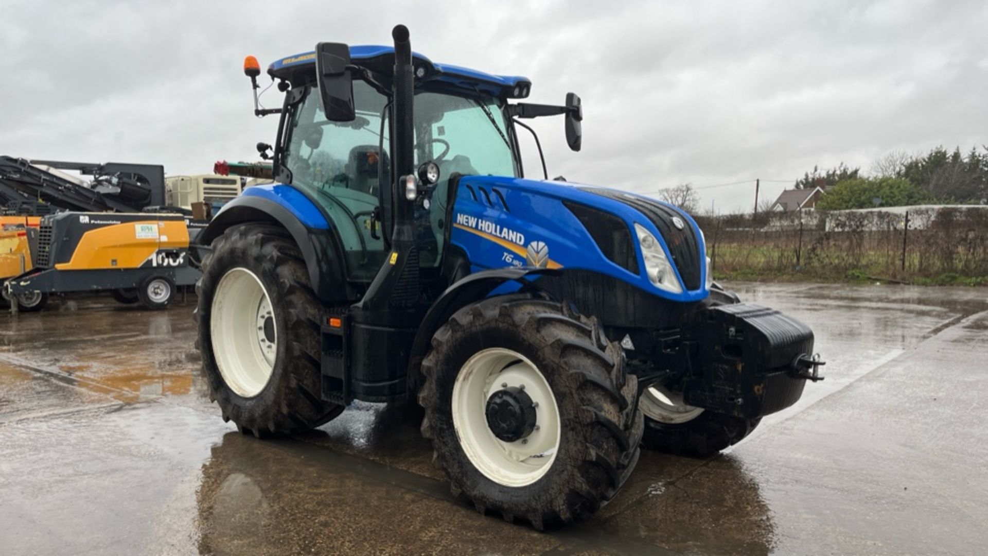 NEW-HOLLAND T6.180 ELECTRO COMMAND Tractor 4wd