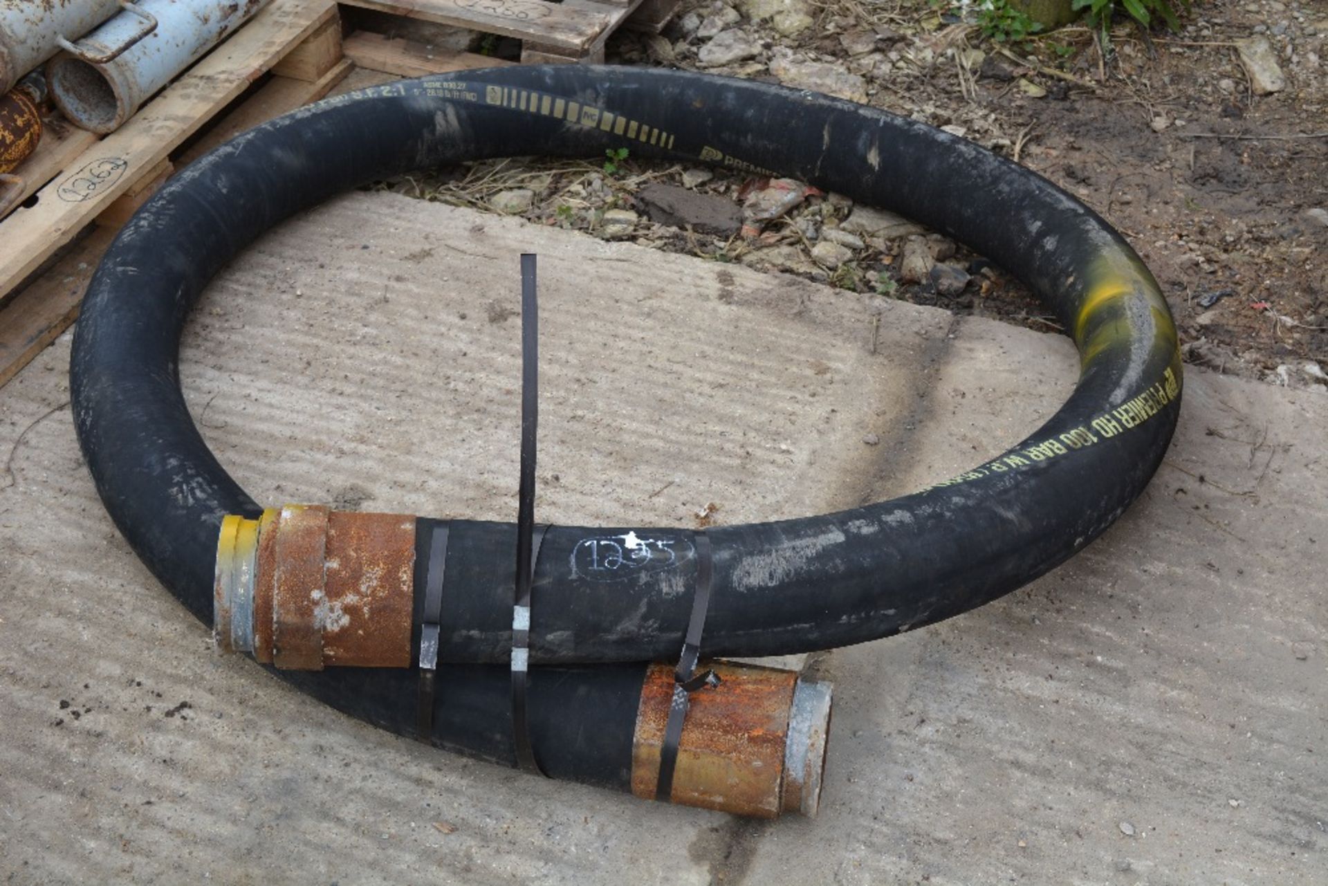 5'' CONCRETE PIPE (1 OF), 5M LENGTH, ID: PL-15647, RUISLIP PLANT HIRE LTD. *UNRESERVED*