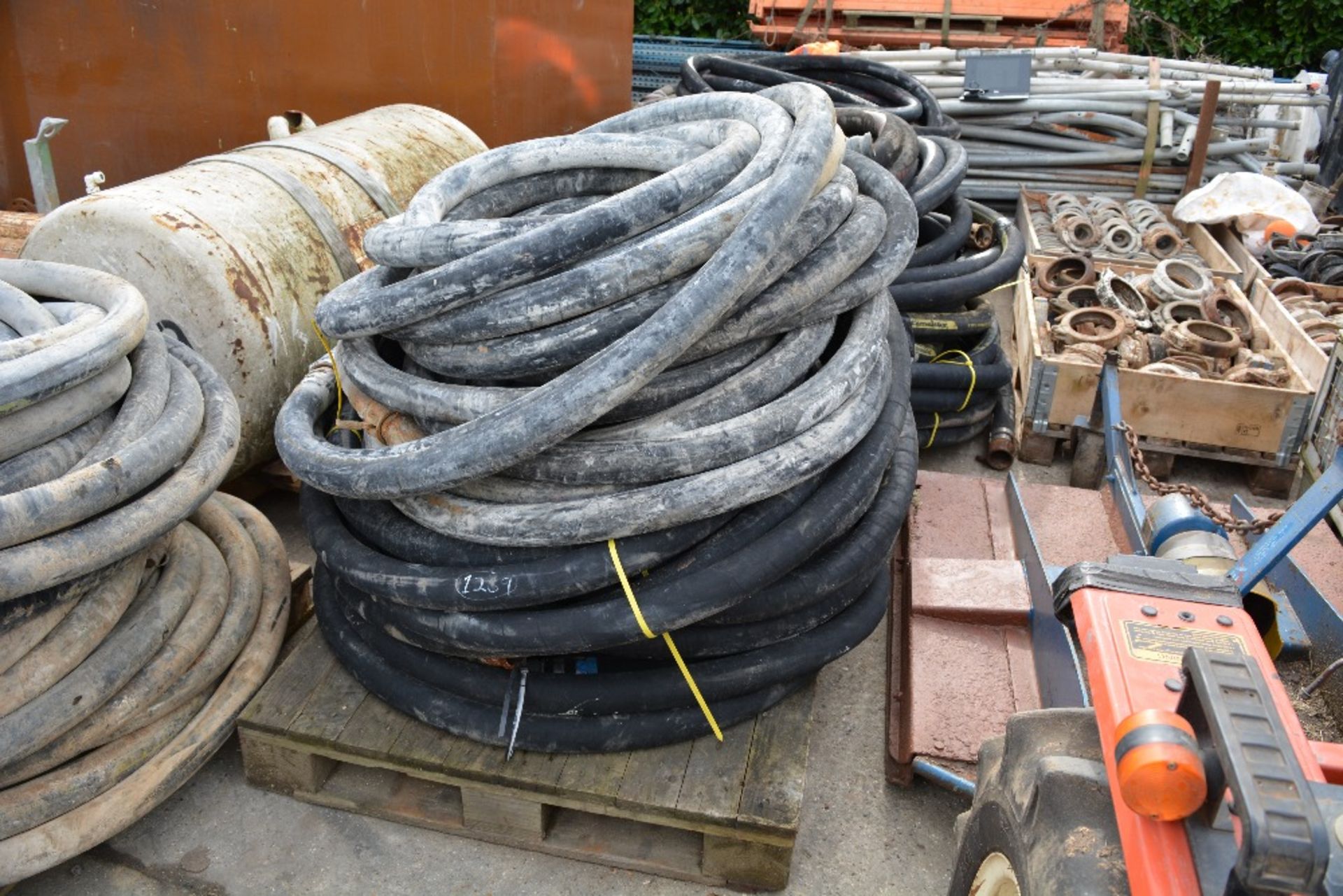 ASSORTED GROUT / SCREED PIPES (1 PALLET), ID: PL-15661, RUISLIP PLANT HIRE LTD. *UNRESERVED*