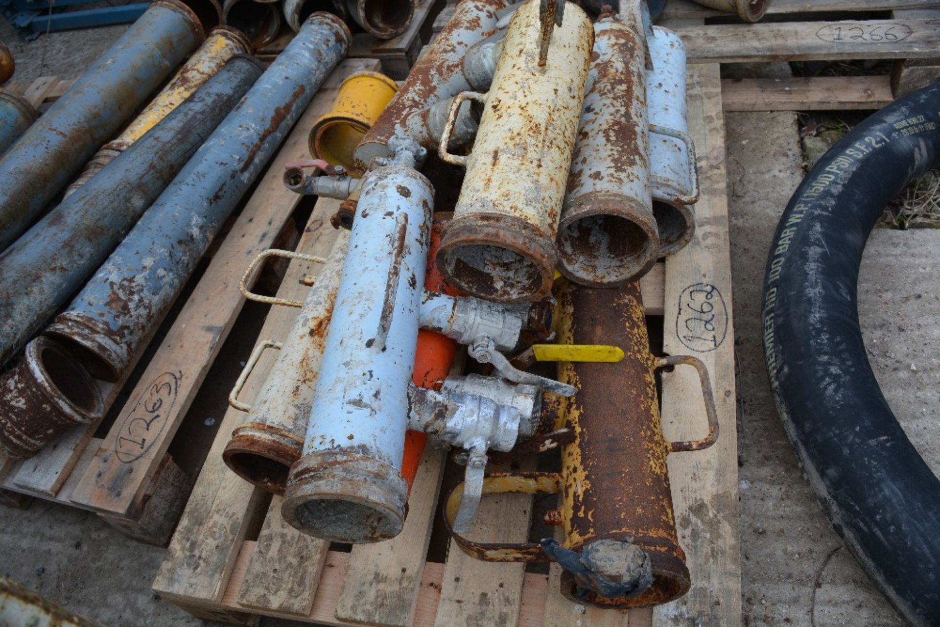 ASSORTED BLOW OUT CONCRETE PIPE CONNECTORS (1 PALLET), 4'' & 5'', ID: PL-15654, RUISLIP PLANT HIRE - Image 2 of 3