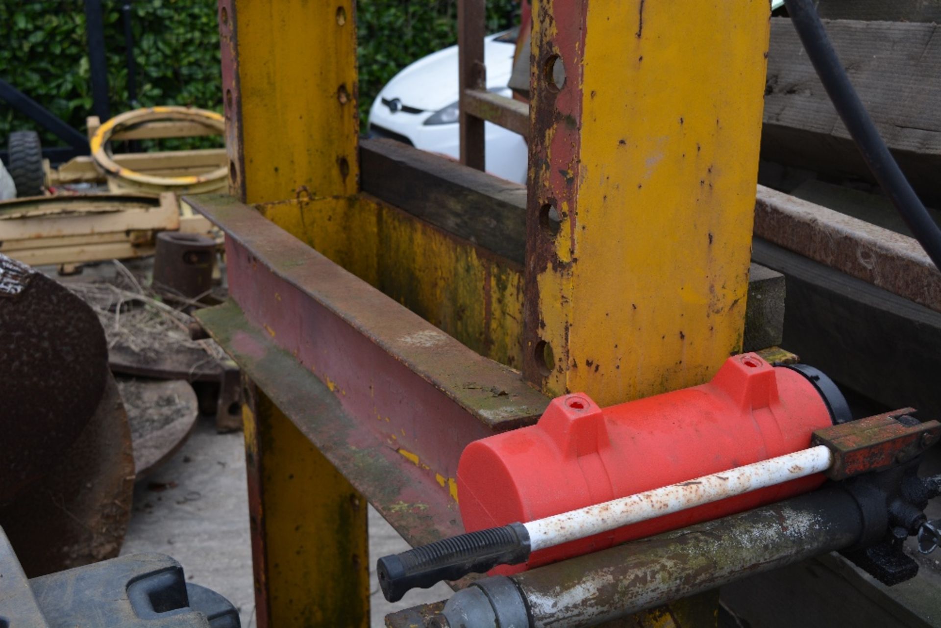 10,000LB HYDRAULIC PRESS, *REQ. ATTN.*, ID: PL-15621, VAUGHAN PLANT HAULAGE LTD. - Image 5 of 6