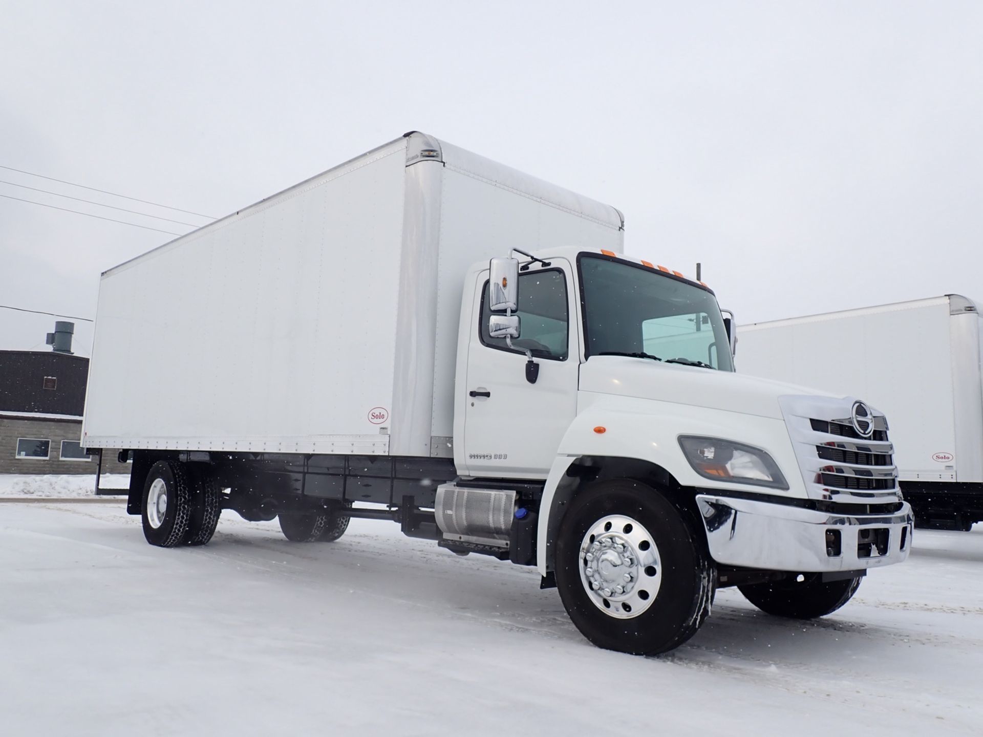 2018 HINO MODEL 338 DRY FREIGHT TRUCK W/ MULTI VAN 26'L BOX, DIESEL L6 7.6L ENGINE, HYDRAULIC - Image 3 of 27