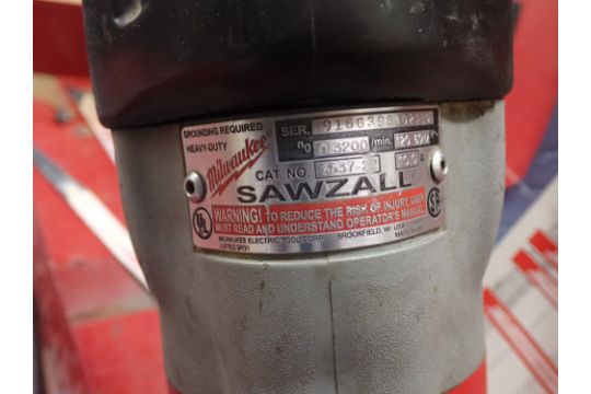 MILWAUKEE 6537-22 ELECTRIC SAWZALL W/ CASE - Image 2 of 2