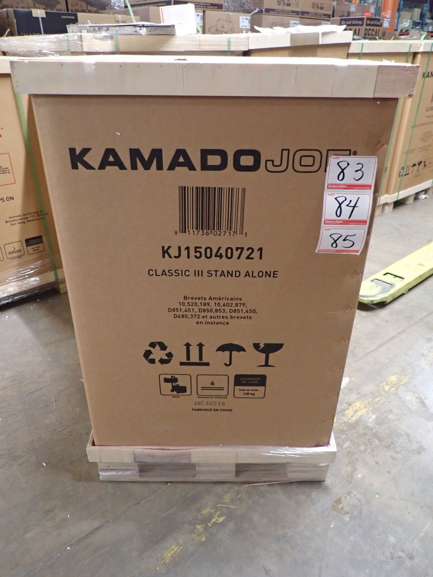 KAMADO JOE CLASSIC JOE III CERAMIC ALL-IN-ONE CHARCOAL GRILL / SMOKER (STAND ALONE UNIT) (NEW IN