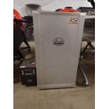 BRADLEY BTDS76P DIGITAL 4-RACK ELECTRIC SMOKER (USED)