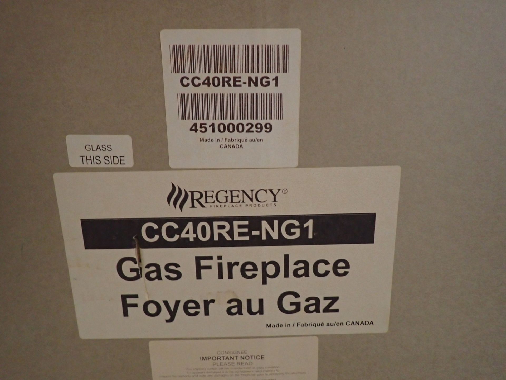 REGENCY CC40RE-NG1 CITY SERIES CHICAGO CORNER NATURAL GAS FIREPLACE (NEW IN BOX) (MSRP $8,600) - Image 2 of 2