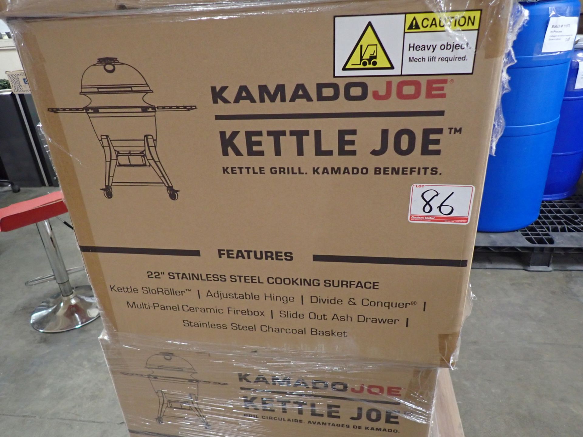 KAMADO JOE KETTLE JOE 22" CERAMIC ALL-IN-ONE CHARCOAL GRILL / SMOKER C/W CART & SHELVES (NEW IN BOX) - Image 3 of 4