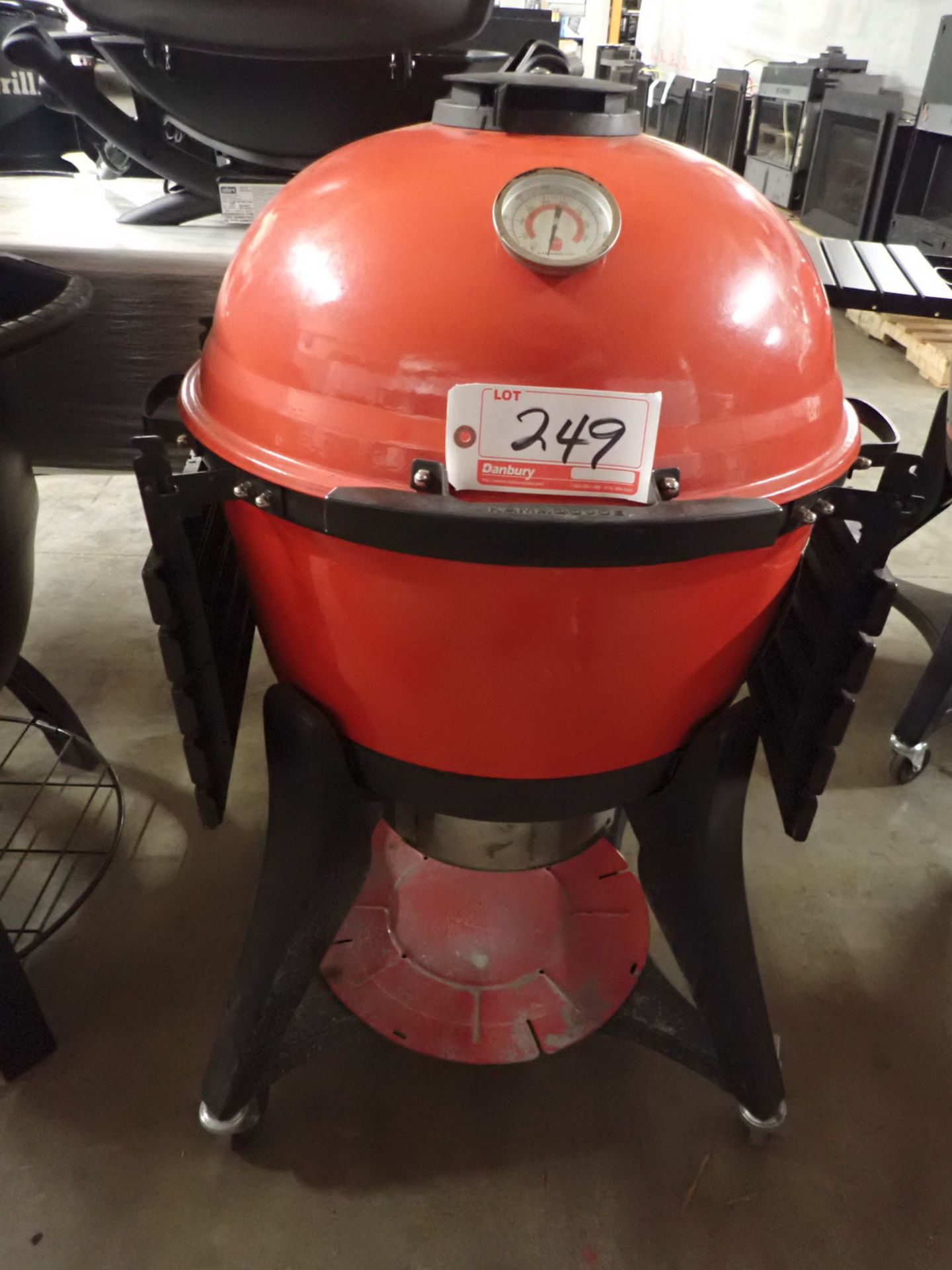 KAMADO JOE (RED) JOE JR CHARCOAL GRILL W/ CART & SIDE SHELVES (USED)